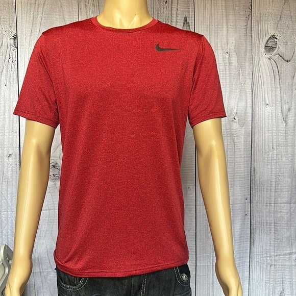 Nike Dri-Fit Men’s Red Tee.‎ Size Medium. - Picture 1 of 3